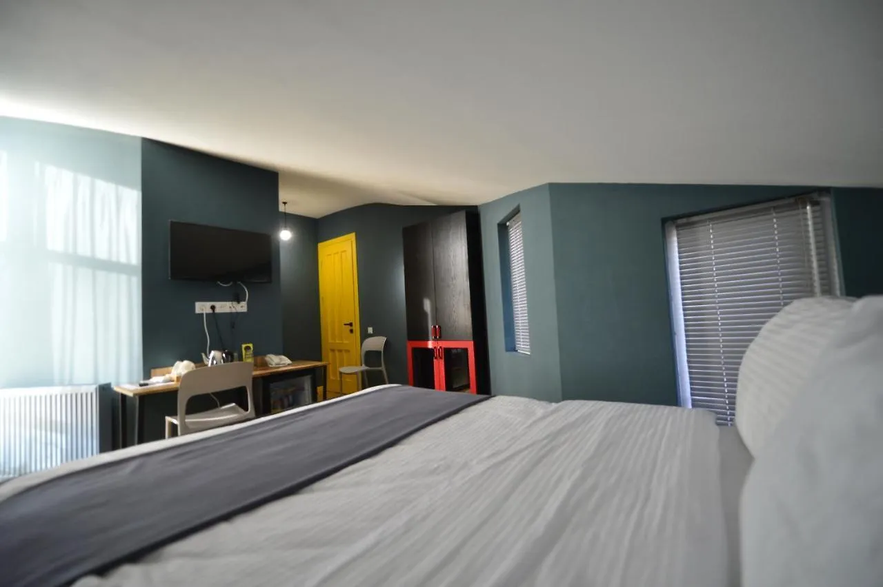 Boutique Hotel 27+ Tbilisi 4*,  Georgien