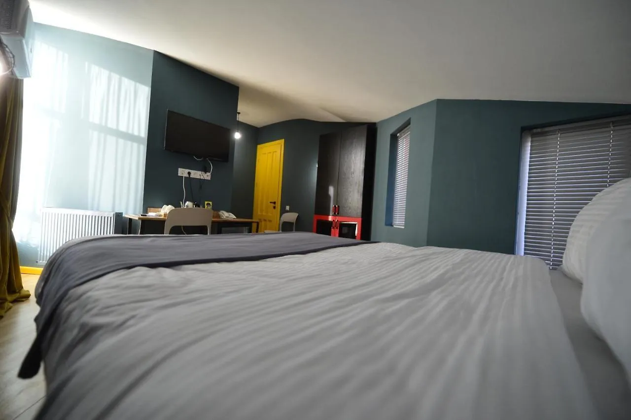 Boutique Hotel 27+ Tbilisi 4*,