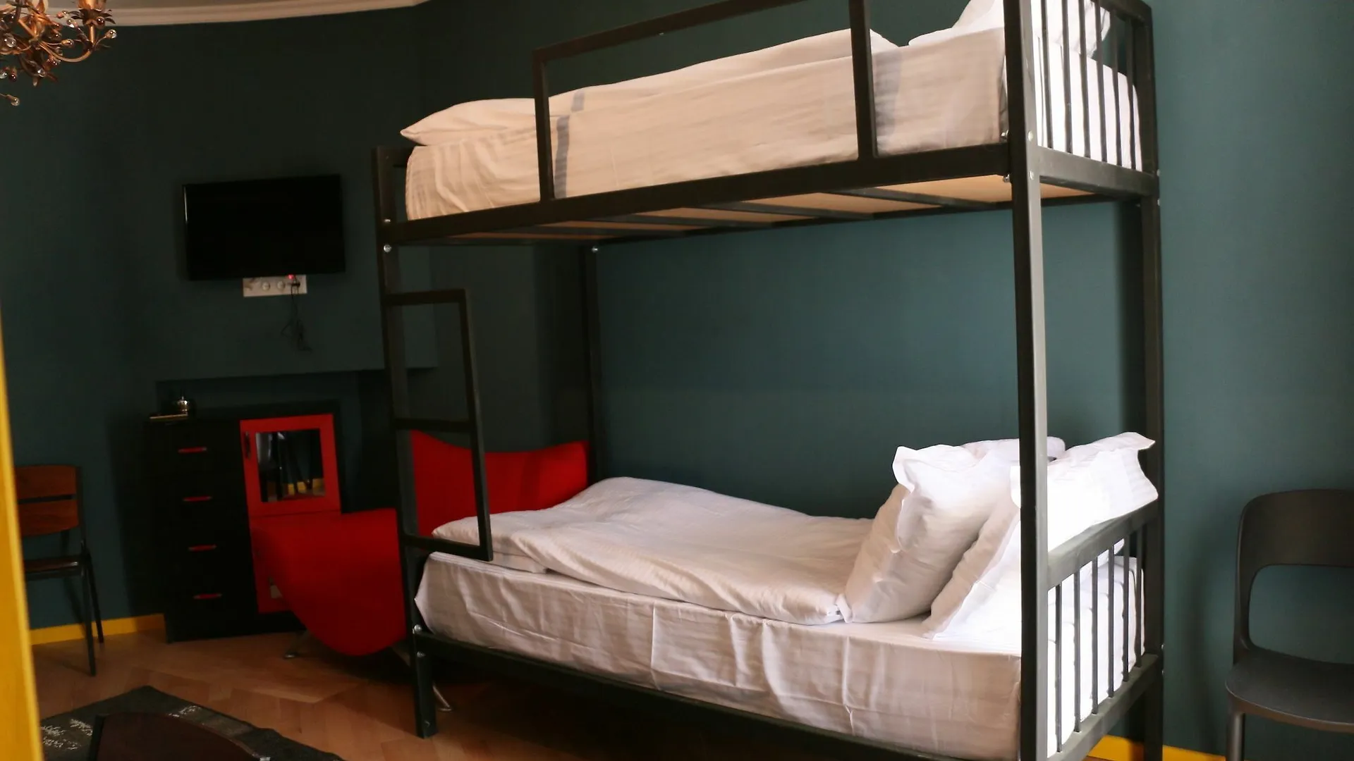 Boutique Hotel 27+ Tbilisi 4*,  Georgien